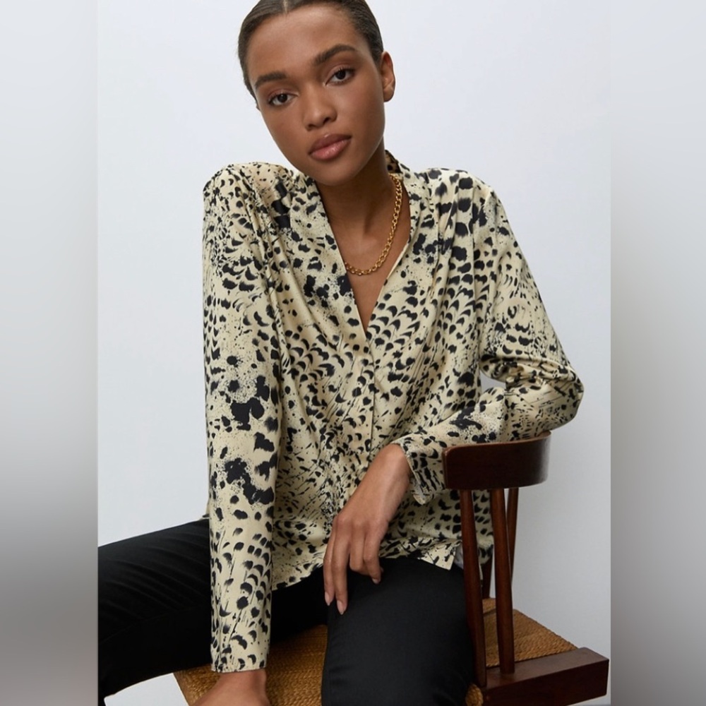 Aritzia Babaton Power Formal Evening Wedding Guest Blouse Size L